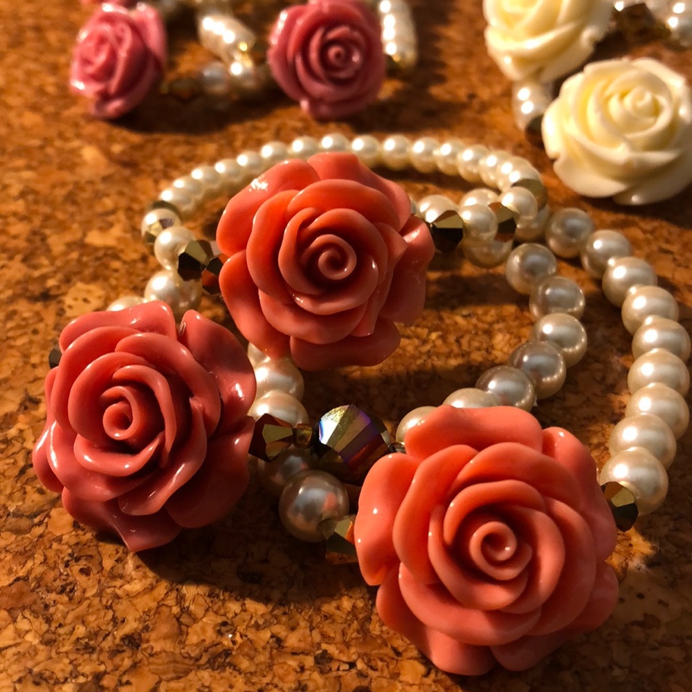 Bracelets - Picture 2 of 8